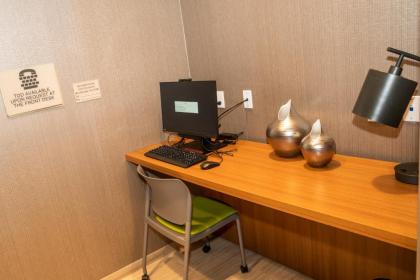 SpringHill Suites by Marriott Woodbridge - image 12