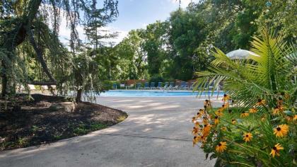 Best Western Woodbury Inn - image 9