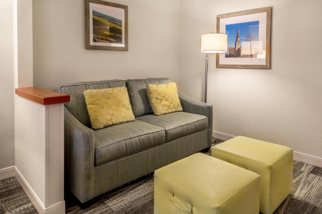 Hampton Inn Minneapolis St. Paul-Woodbury - image 7