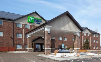 Holiday Inn Express Hotel & Suites St. Paul - Woodbury an IHG Hotel - image 1