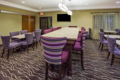 Holiday Inn Express Hotel & Suites St. Paul - Woodbury an IHG Hotel - image 12