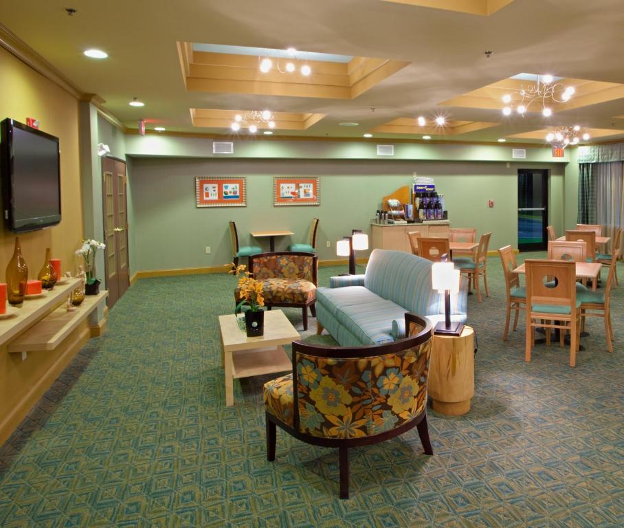 Holiday Inn Express Hotel & Suites Thornburg-S. Fredericksburg an IHG Hotel - main image