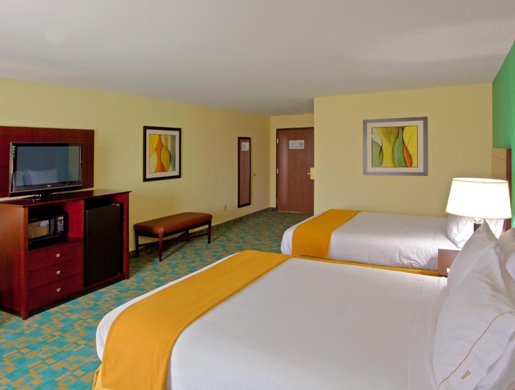 Holiday Inn Express Hotel & Suites Thornburg-S. Fredericksburg an IHG Hotel - image 2