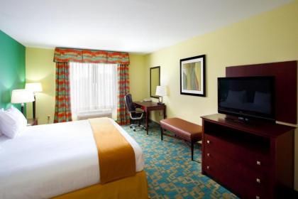 Holiday Inn Express Hotel & Suites Thornburg-S. Fredericksburg an IHG Hotel - image 4