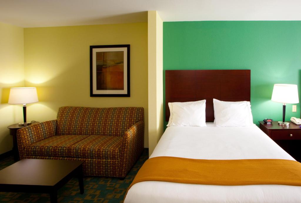 Holiday Inn Express Hotel & Suites Thornburg-S. Fredericksburg an IHG Hotel - image 5