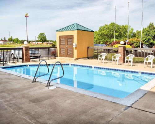 Quality Inn Thornburg - image 6