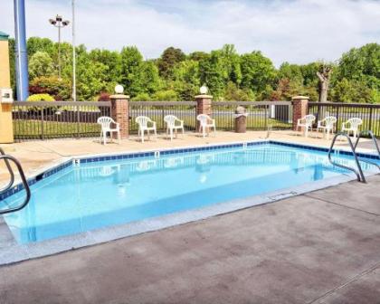 Quality Inn Thornburg - image 7