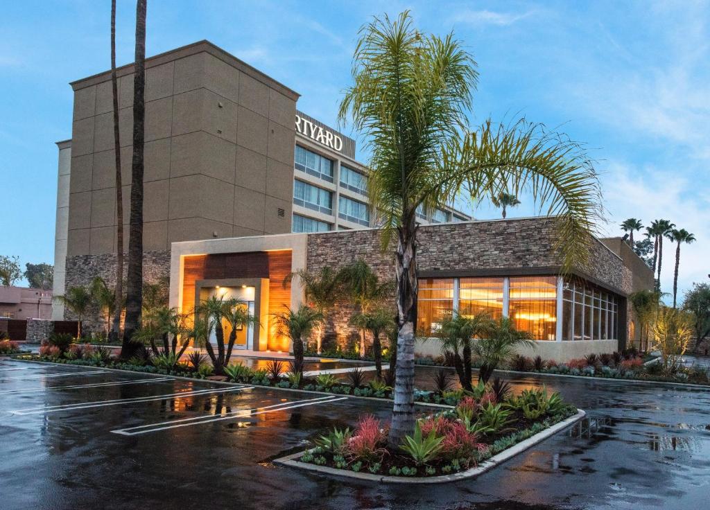 Courtyard by Marriott Los Angeles Woodland Hills - main image