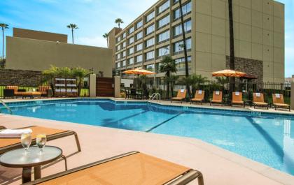 Courtyard by Marriott Los Angeles Woodland Hills - image 10