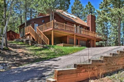 Scenic Woodland Park Hideaway with Wraparound Deck!