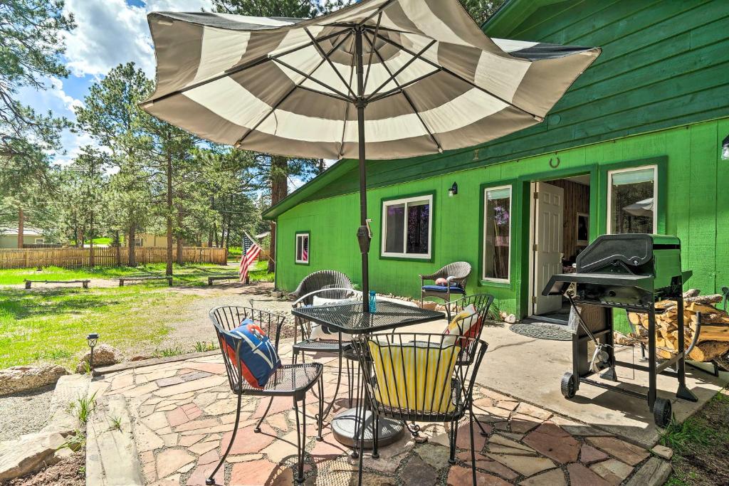 Peaceful Woodland Park Home with Patio and Grill! - main image