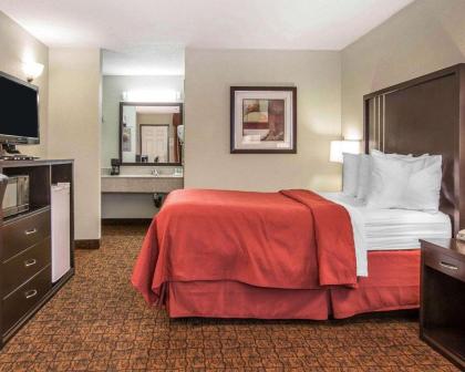 Quality Inn & Suites Woodland- Sacramento Airport - image 7