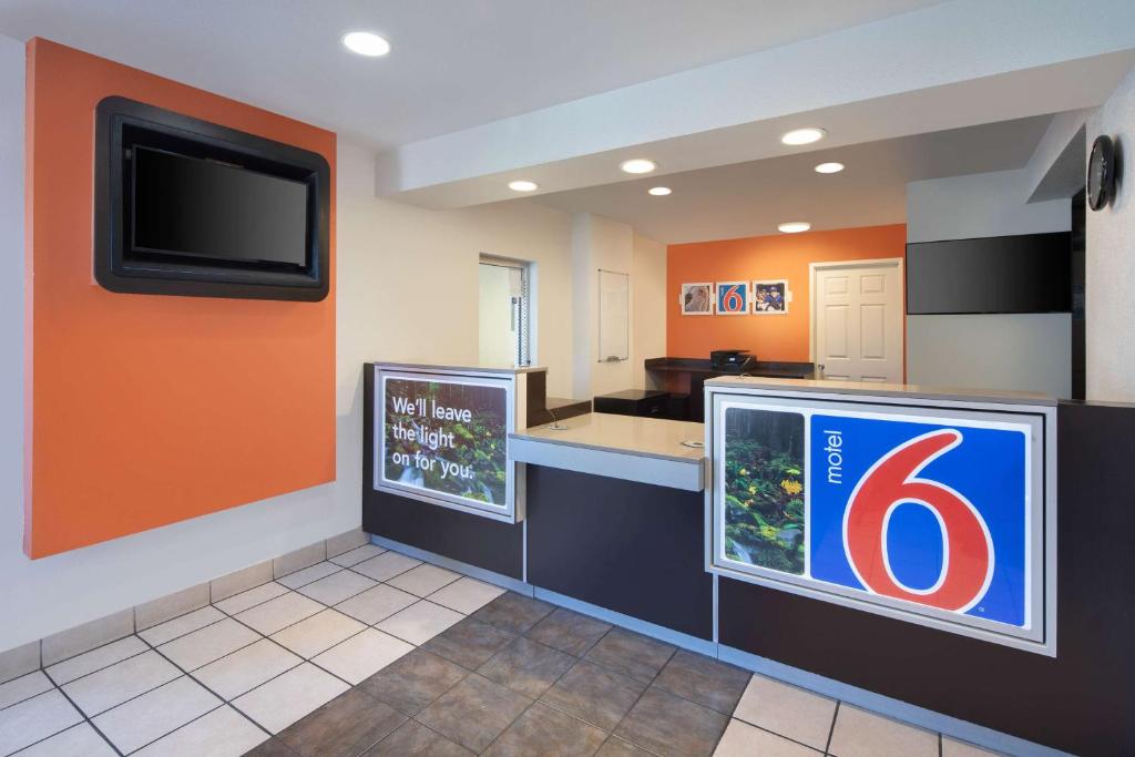 Motel 6-Woodland CA Sacramento Airport - image 3