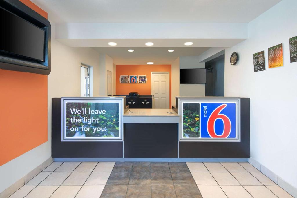 Motel 6-Woodland CA Sacramento Airport - image 4