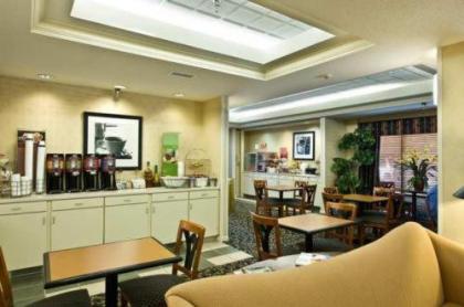 Hampton Inn Atlanta-Woodstock - image 5