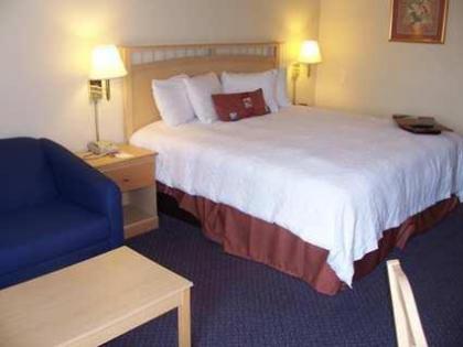 Hampton Inn Atlanta-Woodstock - image 6