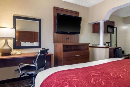 Comfort Suites Woodstock - image 12