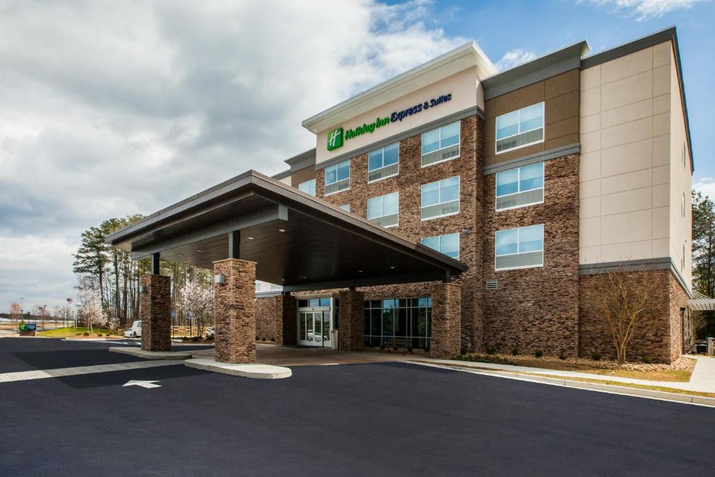 Holiday Inn Express & Suites Atlanta N - Woodstock an IHG Hotel - main image