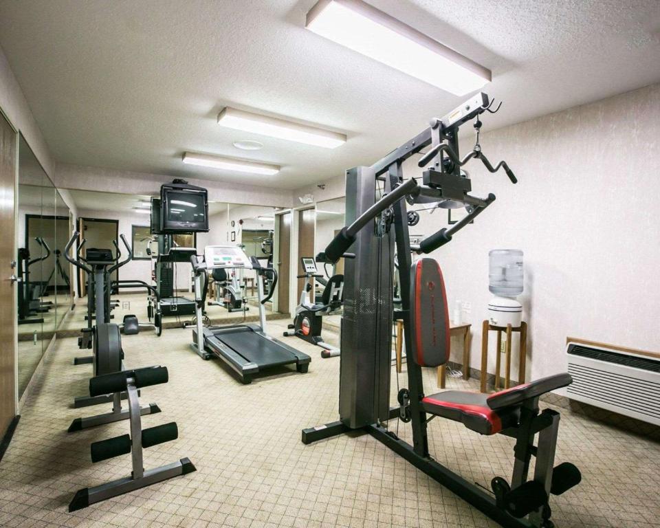 Quality Inn & Suites - image 5