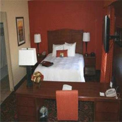 Hampton Inn and Suites Woodstock Virginia - image 4