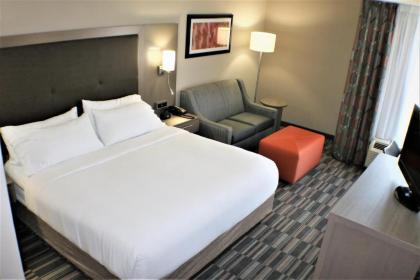 Holiday Inn Express Woodstock-Shenandoah Valley an IHG Hotel - image 14