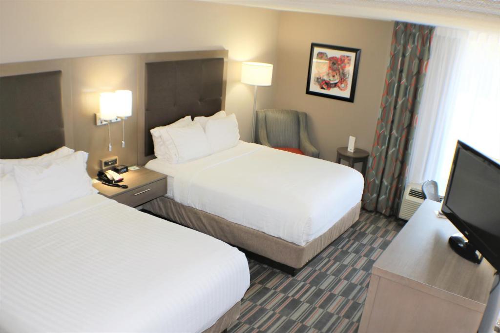 Holiday Inn Express Woodstock-Shenandoah Valley an IHG Hotel - image 3