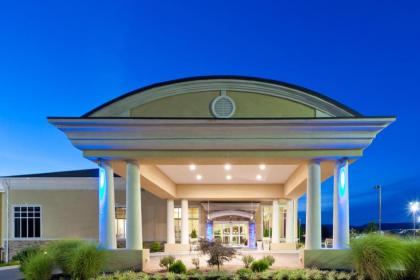 Holiday Inn Express Woodstock-Shenandoah Valley an IHG Hotel - image 9