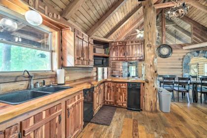 Rustic Woodville Getaway with Guest House! - image 10