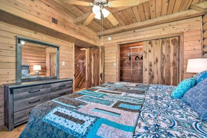 Rustic Woodville Getaway with Guest House! - image 15