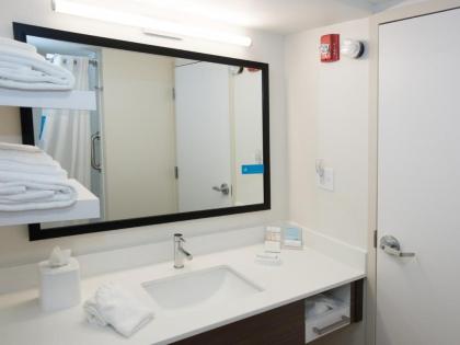 Hampton Inn Wooster - image 15