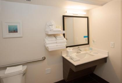 Hampton Inn Wooster - image 18