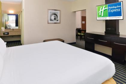 Holiday Inn Express Worcester an IHG Hotel - image 12