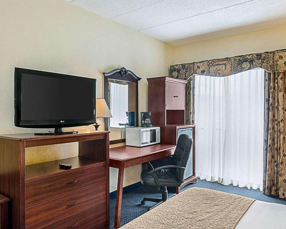 Quality Inn & Suites Worcester - image 2