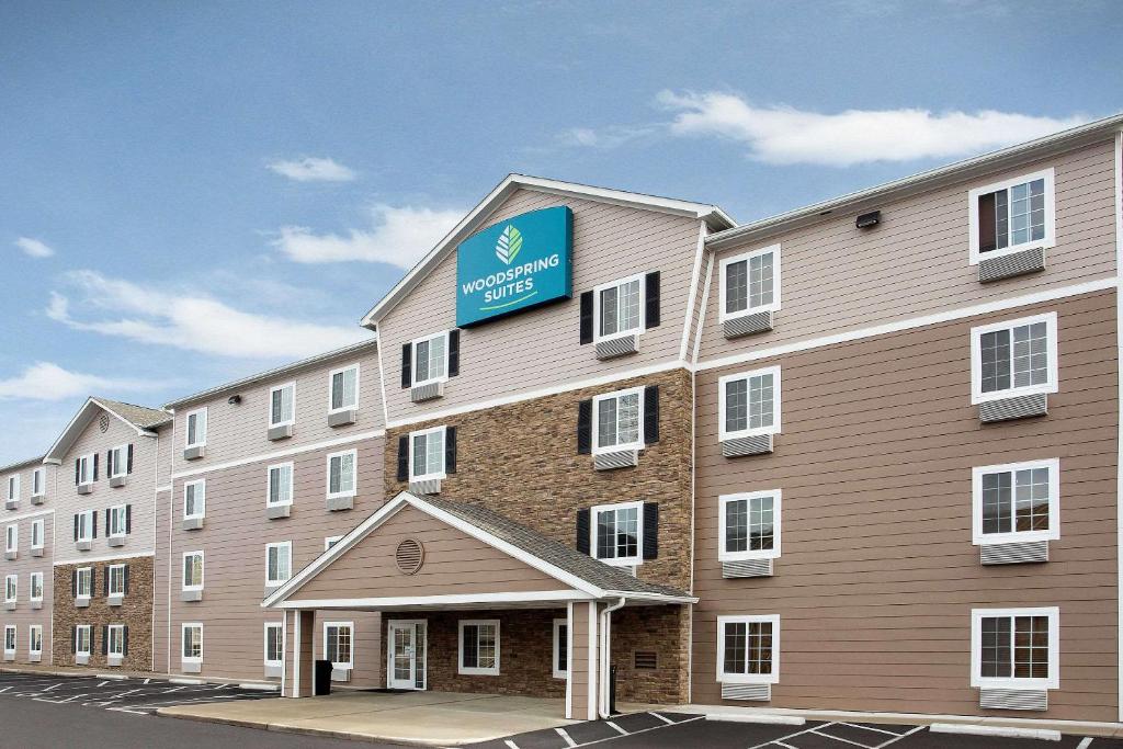 WoodSpring Suites Columbus North I-270 - main image