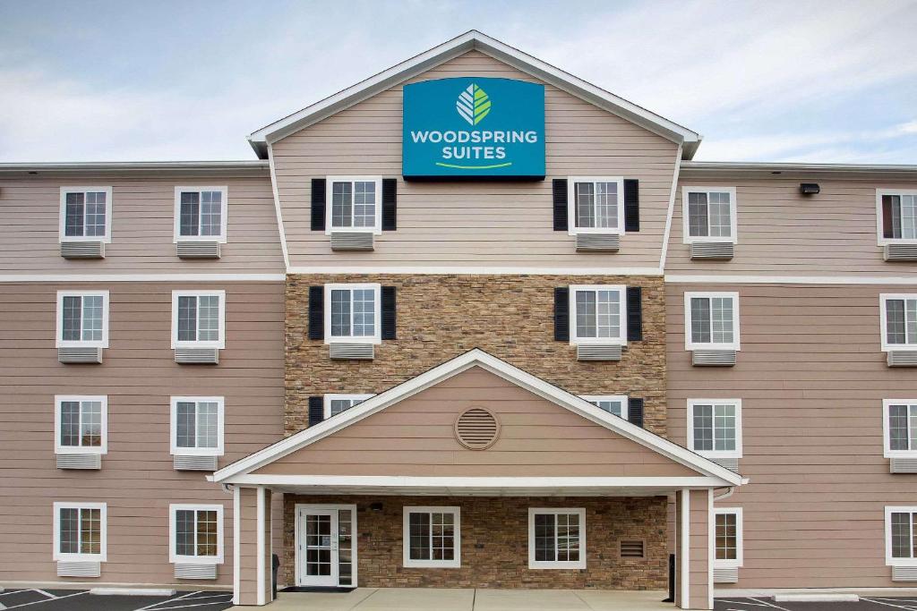 WoodSpring Suites Columbus North I-270 - image 2