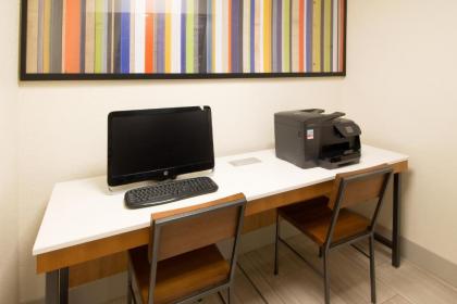 Holiday Inn Express & Suites - Worthington an IHG Hotel - image 15