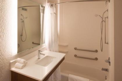 Holiday Inn Express & Suites - Worthington an IHG Hotel - image 7