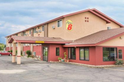 Super 8 by Wyndham Worthington Minnesota - image 11