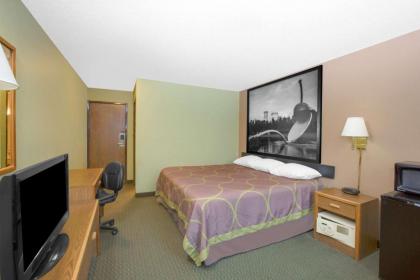 Super 8 by Wyndham Worthington Minnesota - image 3