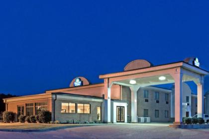 Days Inn & Suites by Wyndham Wynne - image 1