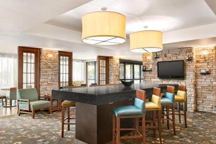 Hampton Inn Reading/Wyomissing - image 14