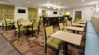 Holiday Inn Express & Suites Wyomissing an IHG Hotel - image 10