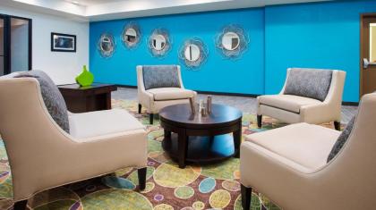 Holiday Inn Express & Suites Wyomissing an IHG Hotel - image 15