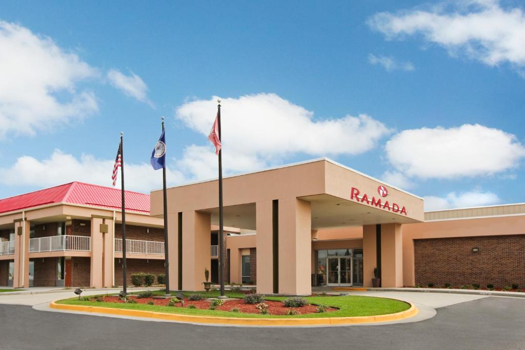 Ramada by Wyndham Wytheville - main image