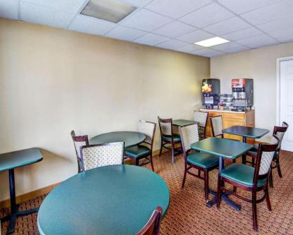 Econo Lodge Wytheville - image 6