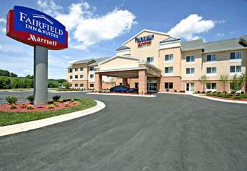 Fairfield Inn & Suites Wytheville - main image