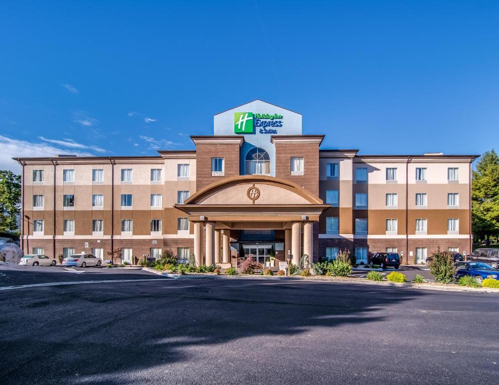 Holiday Inn Express & Suites Wytheville an IHG Hotel - image 6