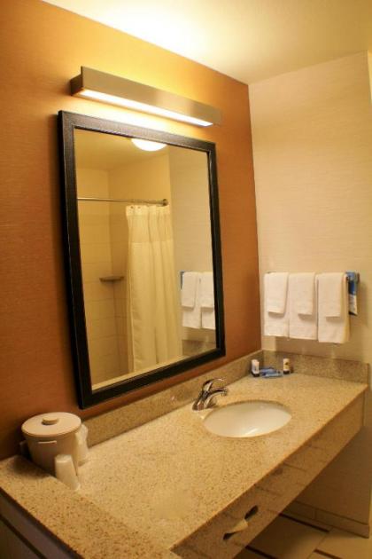 Fairfield Inn & Suites by Marriott Yakima - image 9