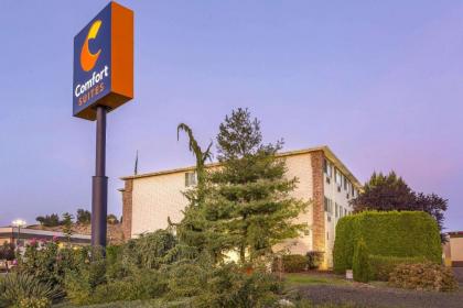 Comfort Suites Yakima - image 6