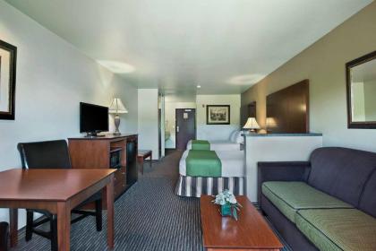 Oxford Suites Yakima - image 11